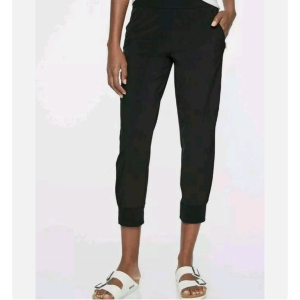 Soho cropped jogger from Athleta